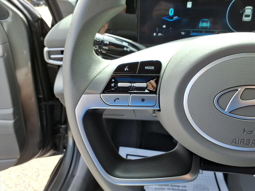 Used 2024 Hyundai Elantra SEL image 22