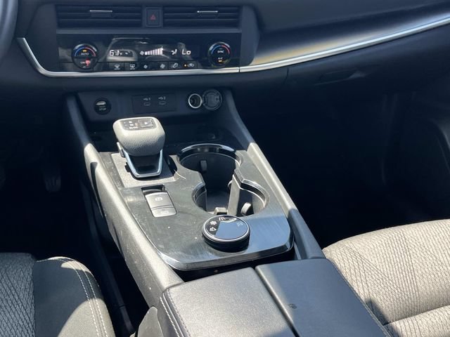 Used 2025 Nissan Rogue SV AWD/4WD image 15
