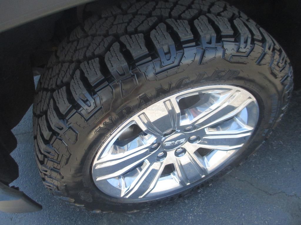 Used 2018 GMC Sierra 1500 SLT AWD/4WD image 16