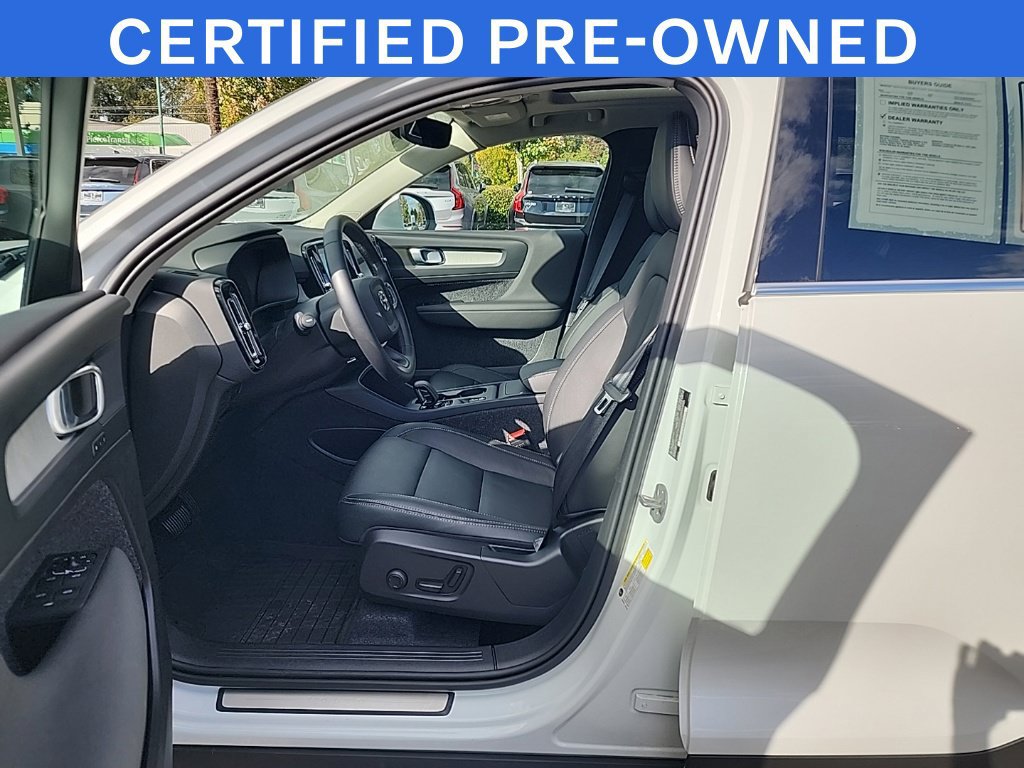 Used 2025 Volvo XC40 B5 Core w/ Protection Package Premier AWD/4WD image 8