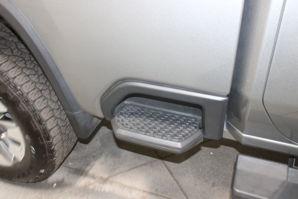 Used 2025 Chevrolet Silverado 2500 LT w/ All Star Edition image 16