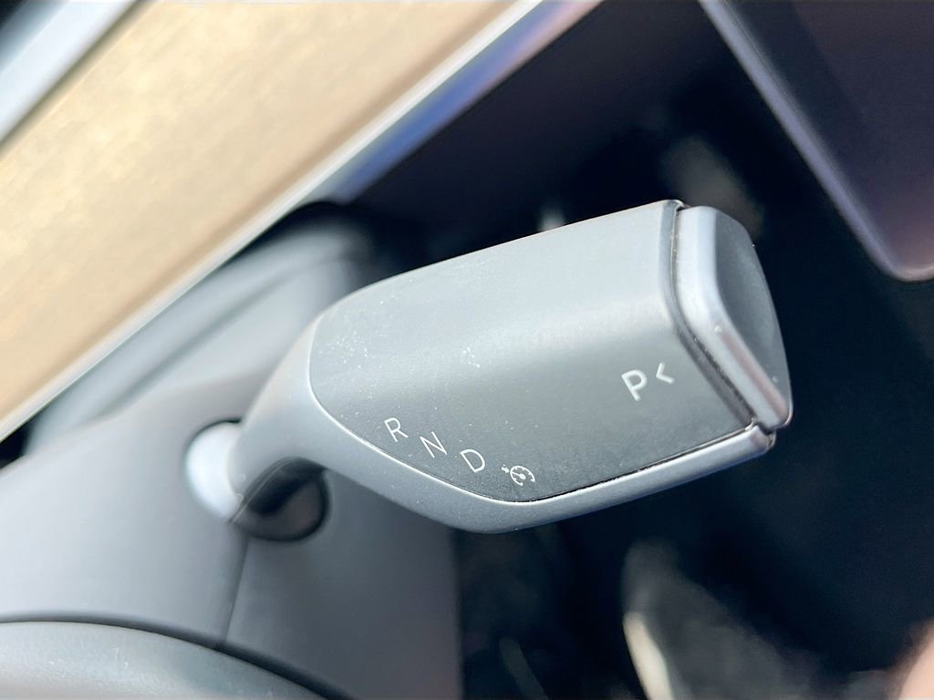 Used 2023 Tesla Model Y Long Range AWD/4WD image 16