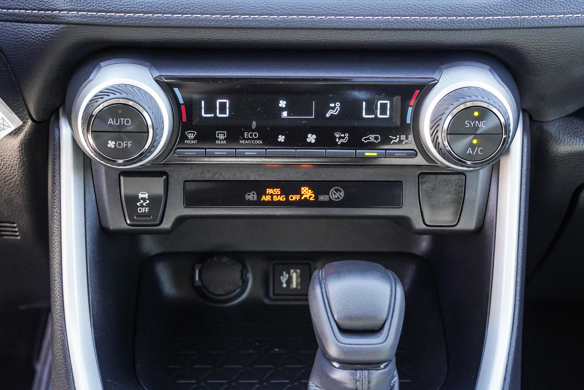 Certified 2025 Toyota RAV4 LE image 34