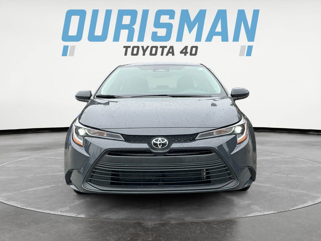 Used 2024 Toyota Corolla LE image 2