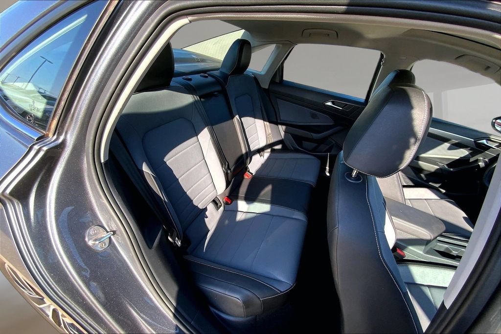 Certified 2025 Volkswagen Jetta SE FWD image 26