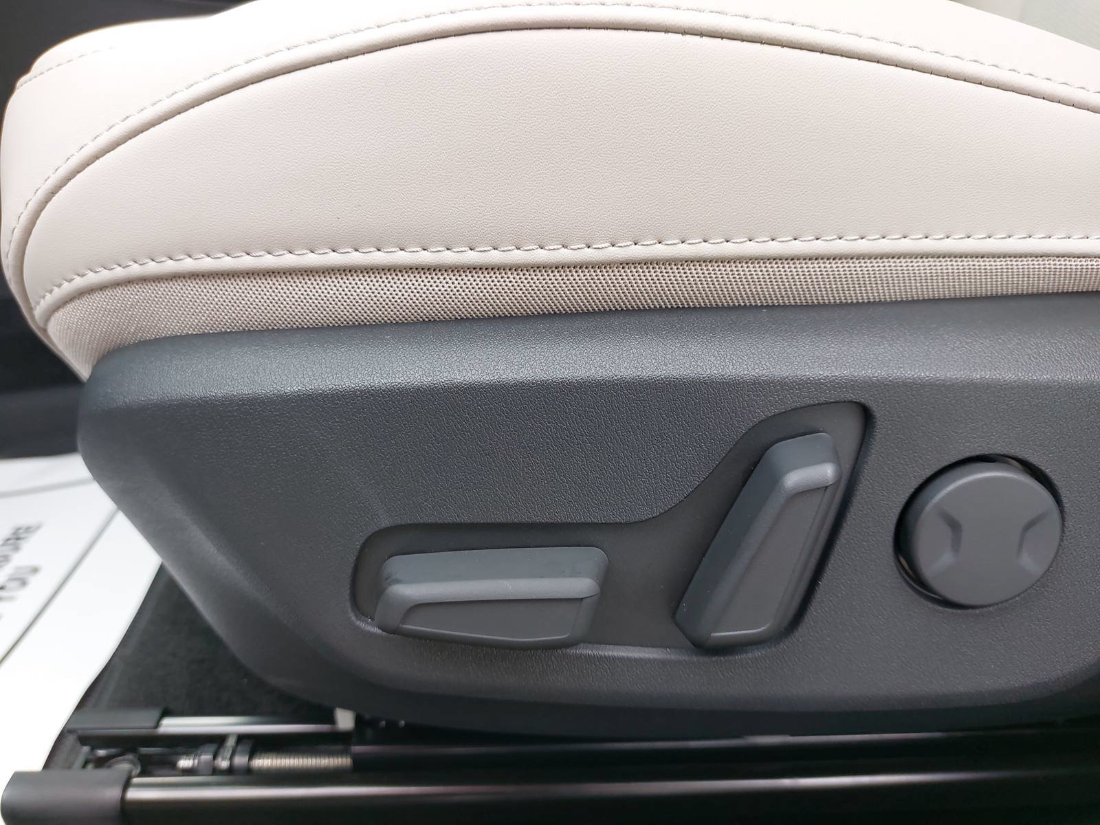 New 2026 Kia Niro EX FWD image 28
