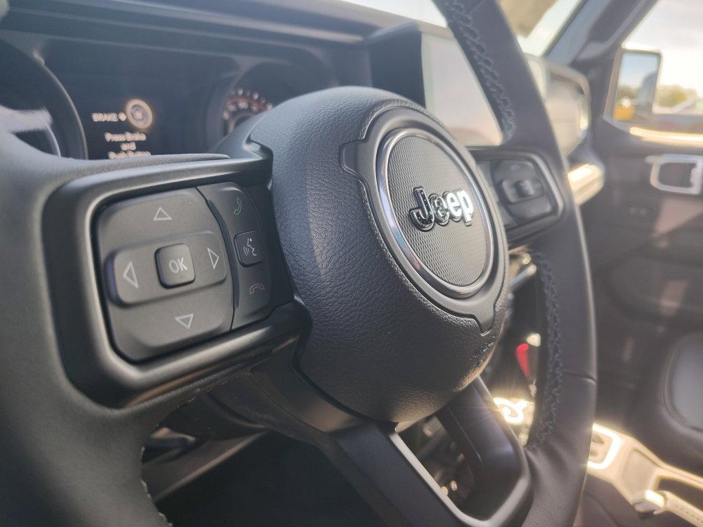 New 2025 Jeep Gladiator Sport w/ Premium Package AWD/4WD image 18