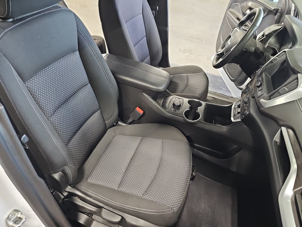 Used 2023 GMC Terrain SLE w/ Driver Convenience Package AWD/4WD image 10