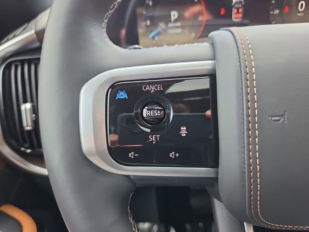 Used 2025 Nissan Armada Platinum Reserve image 37