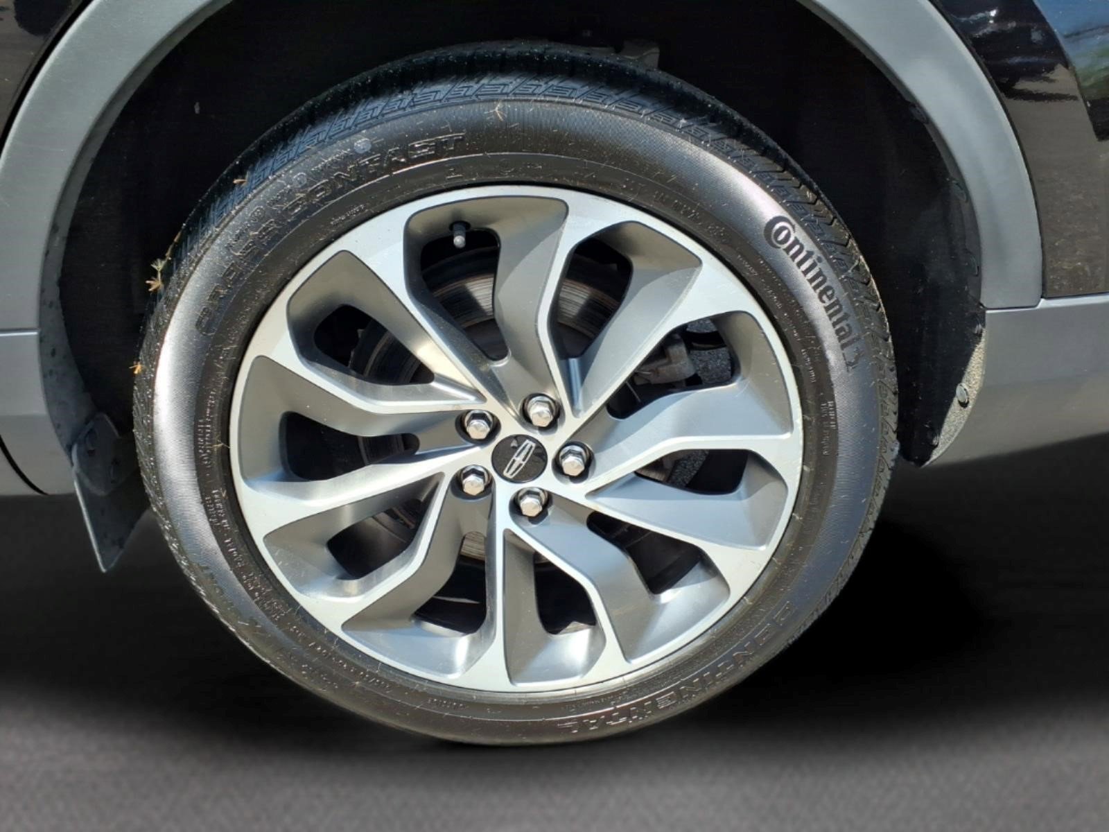 Used 2023 Lincoln Nautilus Reserve image 18