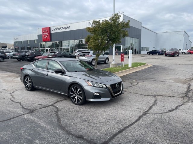 Used 2020 Nissan Altima 2.5 SR w/ Premium Package