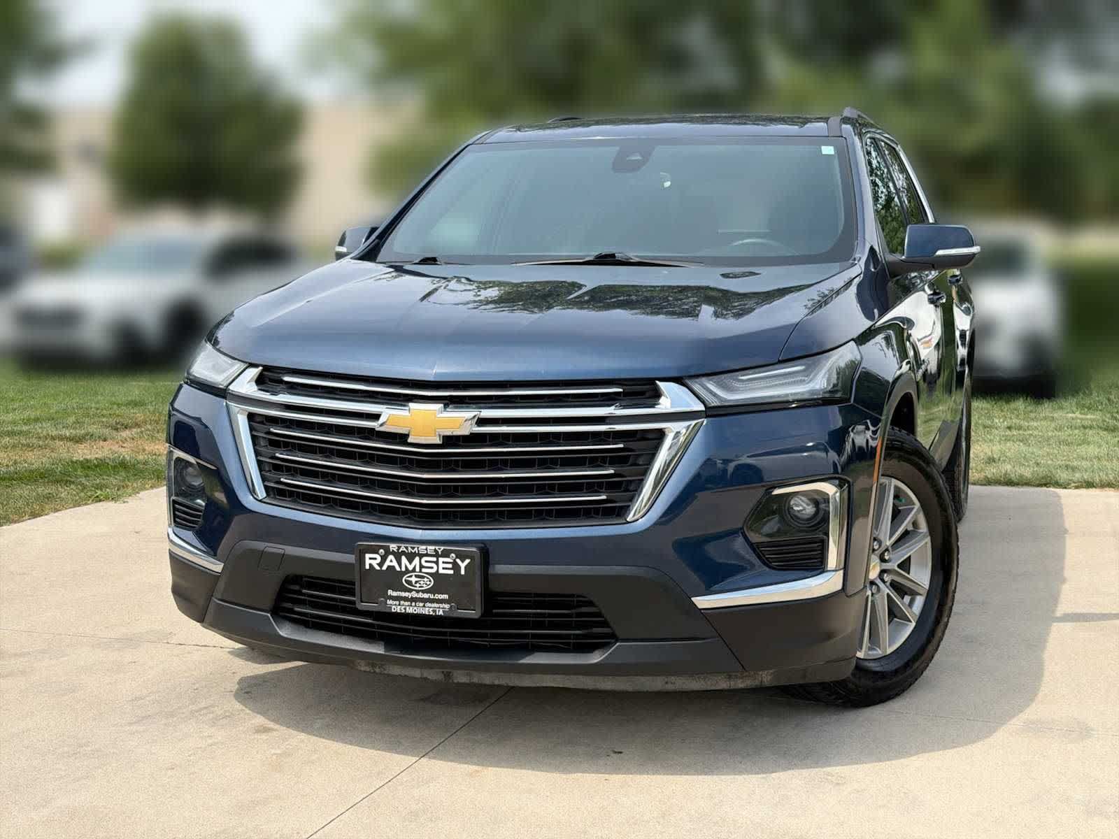 Used 2023 Chevrolet Traverse LT
