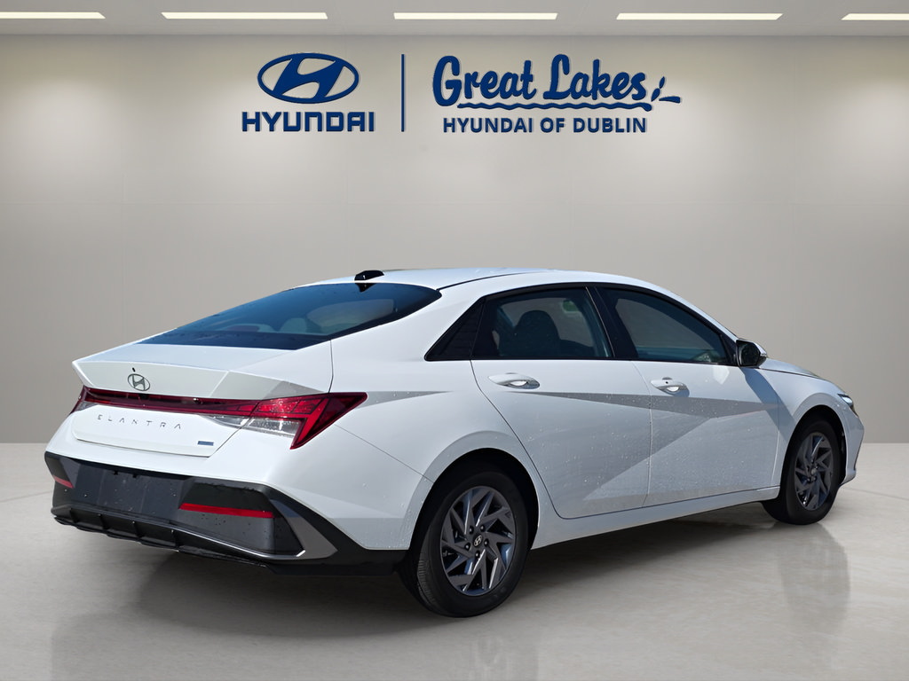 Used 2026 Hyundai Elantra Hybrid FWD image 5