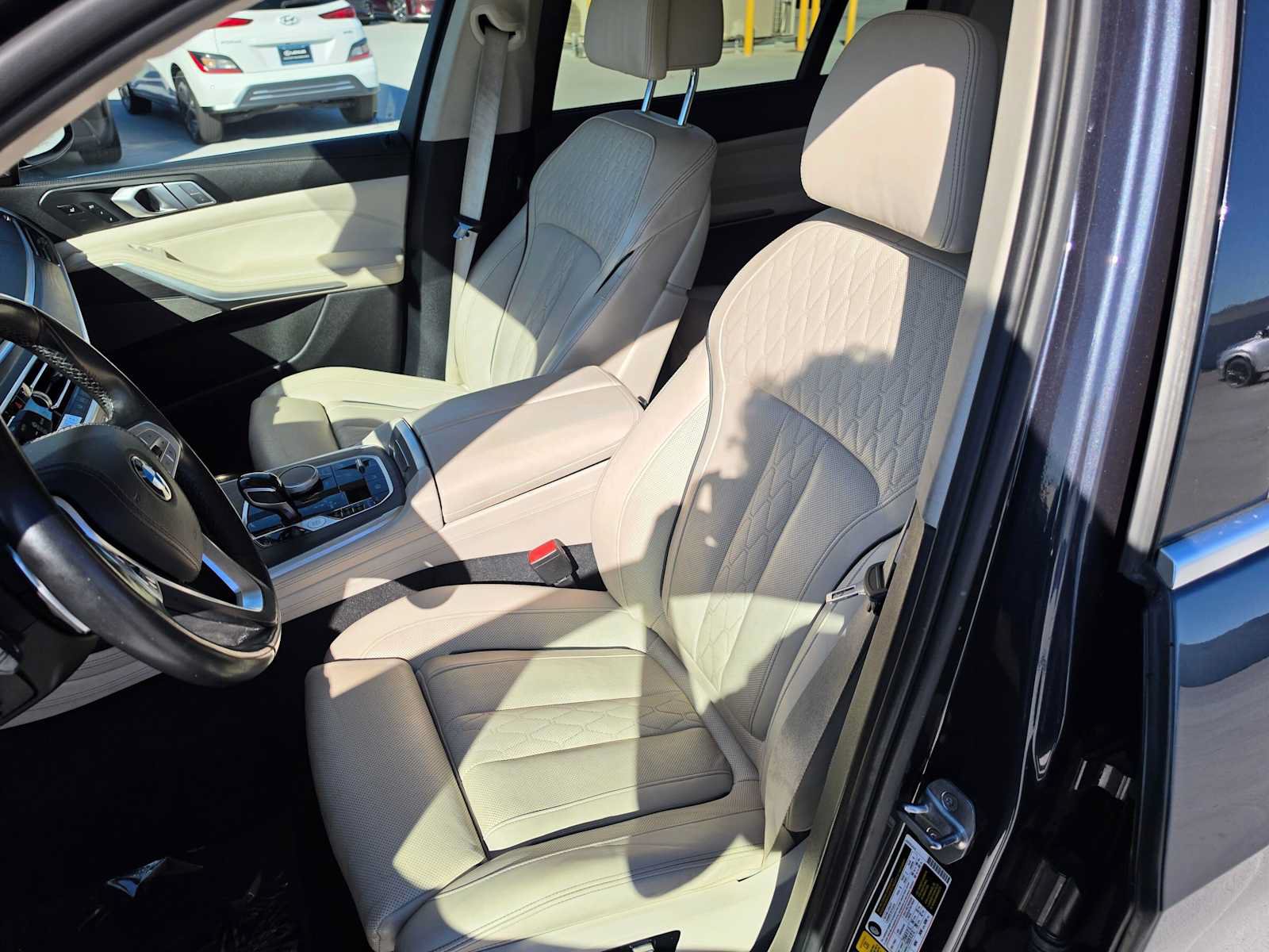 Used 2020 BMW X7 xDrive40i w/ Premium Package AWD/4WD image 23