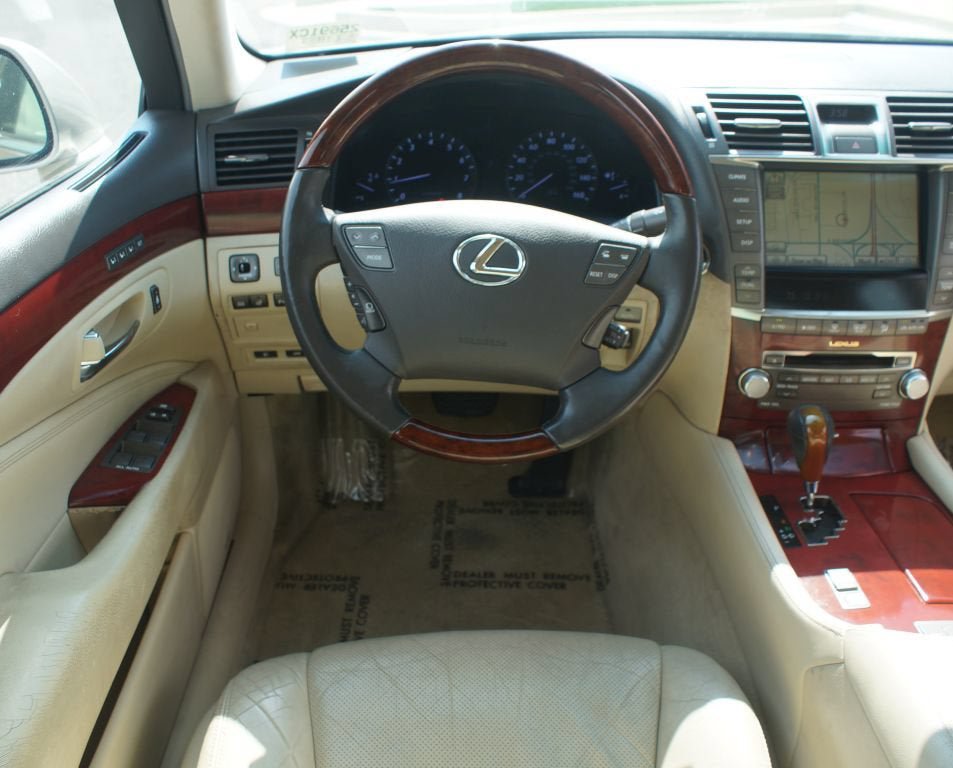 Used 2012 Lexus LS 460 w/ Comfort Pkg RWD image 5