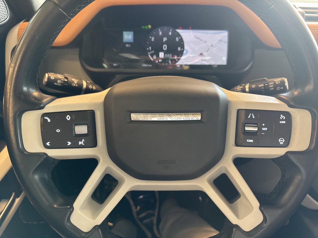 Used 2023 Land Rover Defender 110 SE image 32