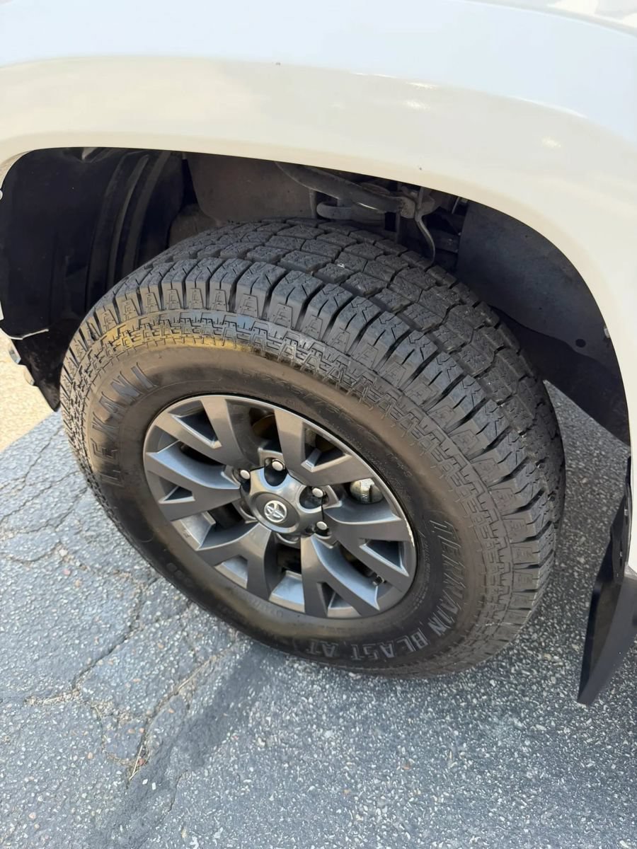Used 2021 Toyota Tacoma SR5 w/ SR5 Appearance Package (SM) RWD image 13