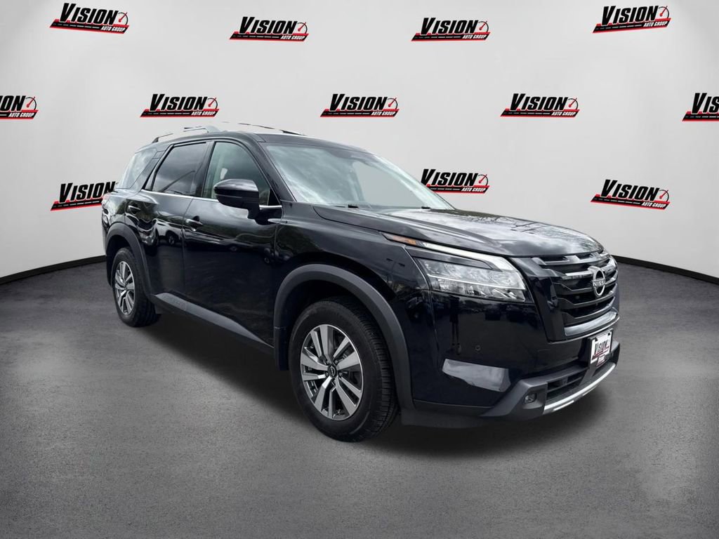 Used 2023 Nissan Pathfinder SL w/ Lighting Package (N92) AWD/4WD image 3