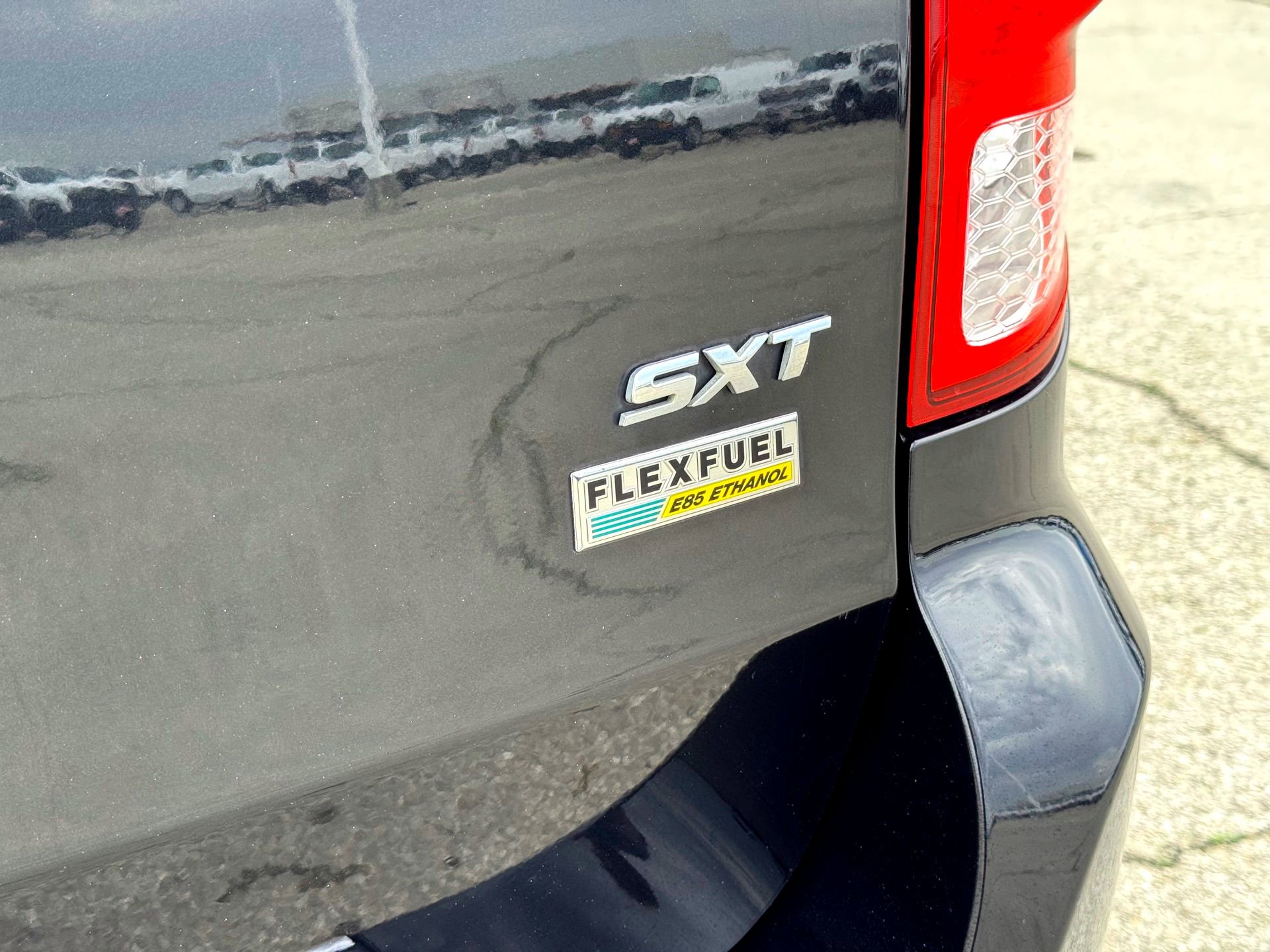 Used 2018 Dodge Grand Caravan SXT image 8