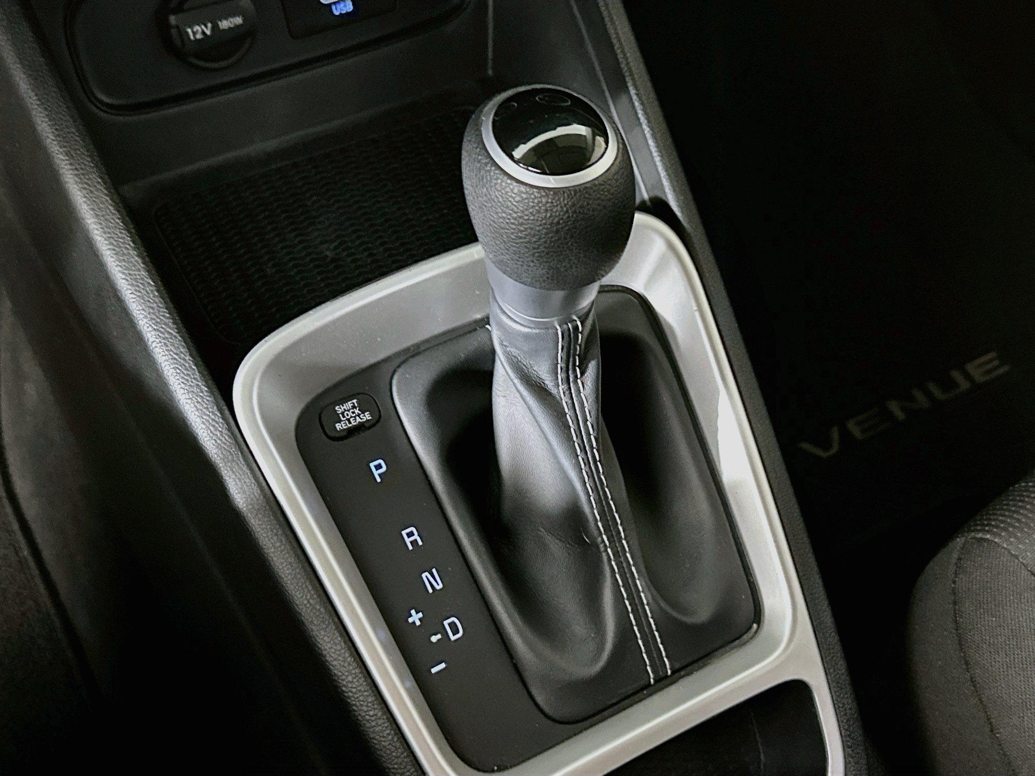 Used 2020 Hyundai Venue SE FWD image 23