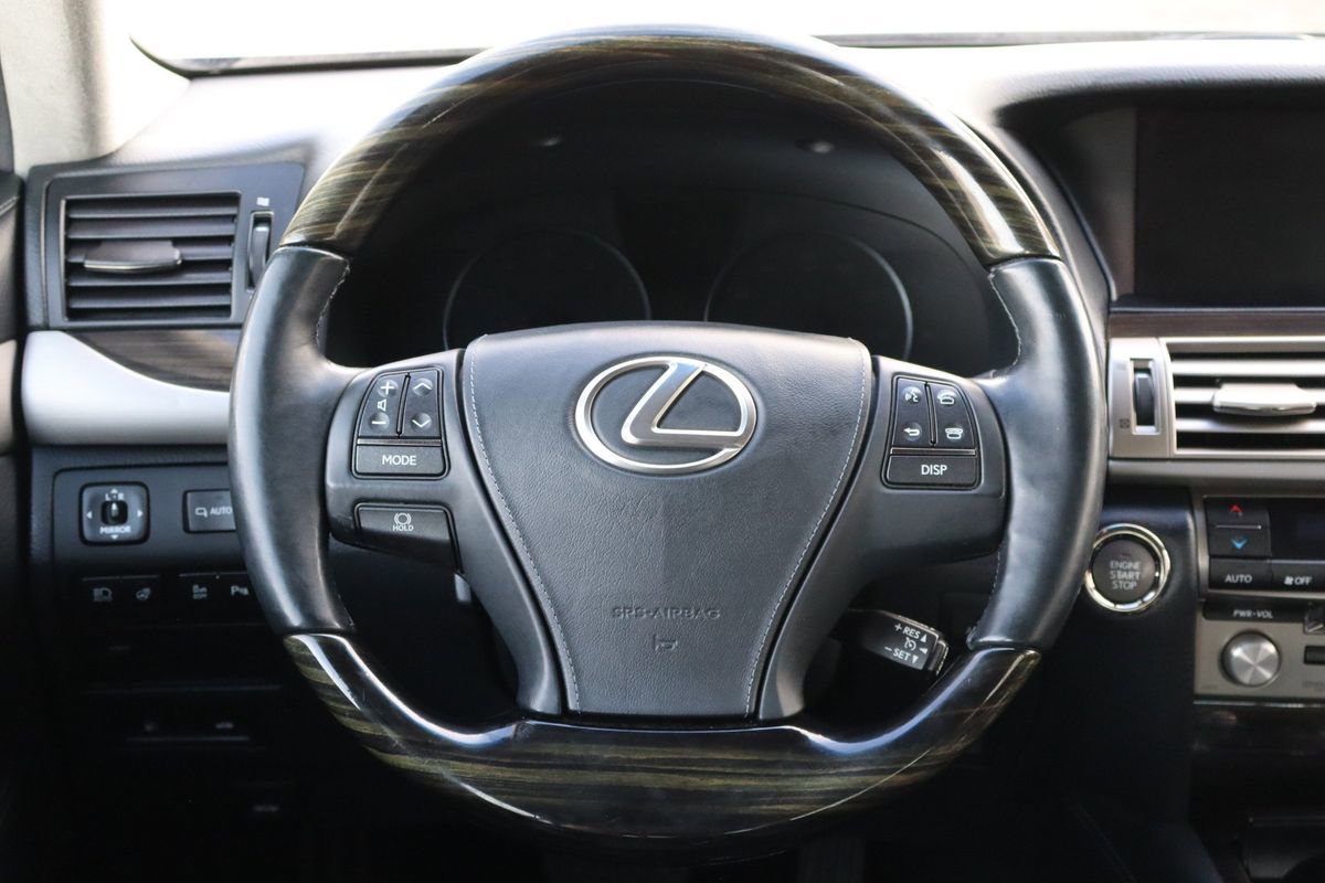 Used 2013 Lexus LS 460 L w/ Preferred Accessory Package image 18