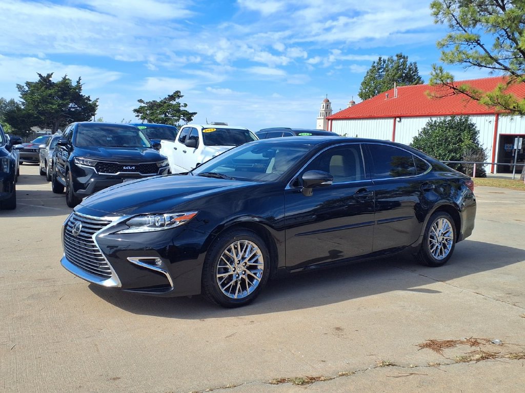 Used 2016 Lexus ES 350 w/ Luxury Package w/Wood Trim FWD image 17
