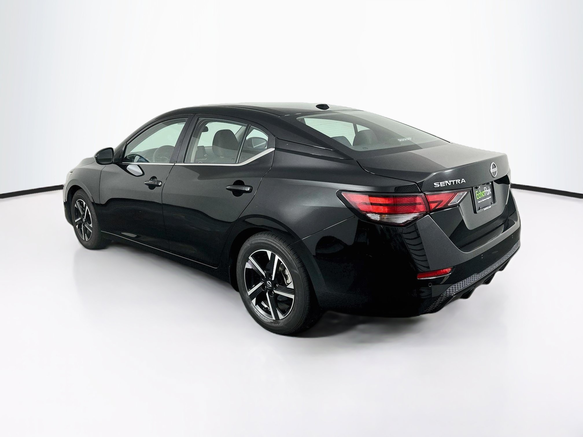 Used 2025 Nissan Sentra SV FWD image 5