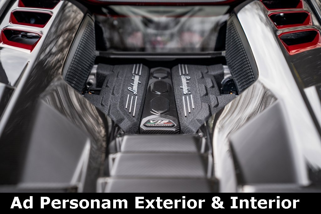 Used 2025 Lamborghini Revuelto Base image 16