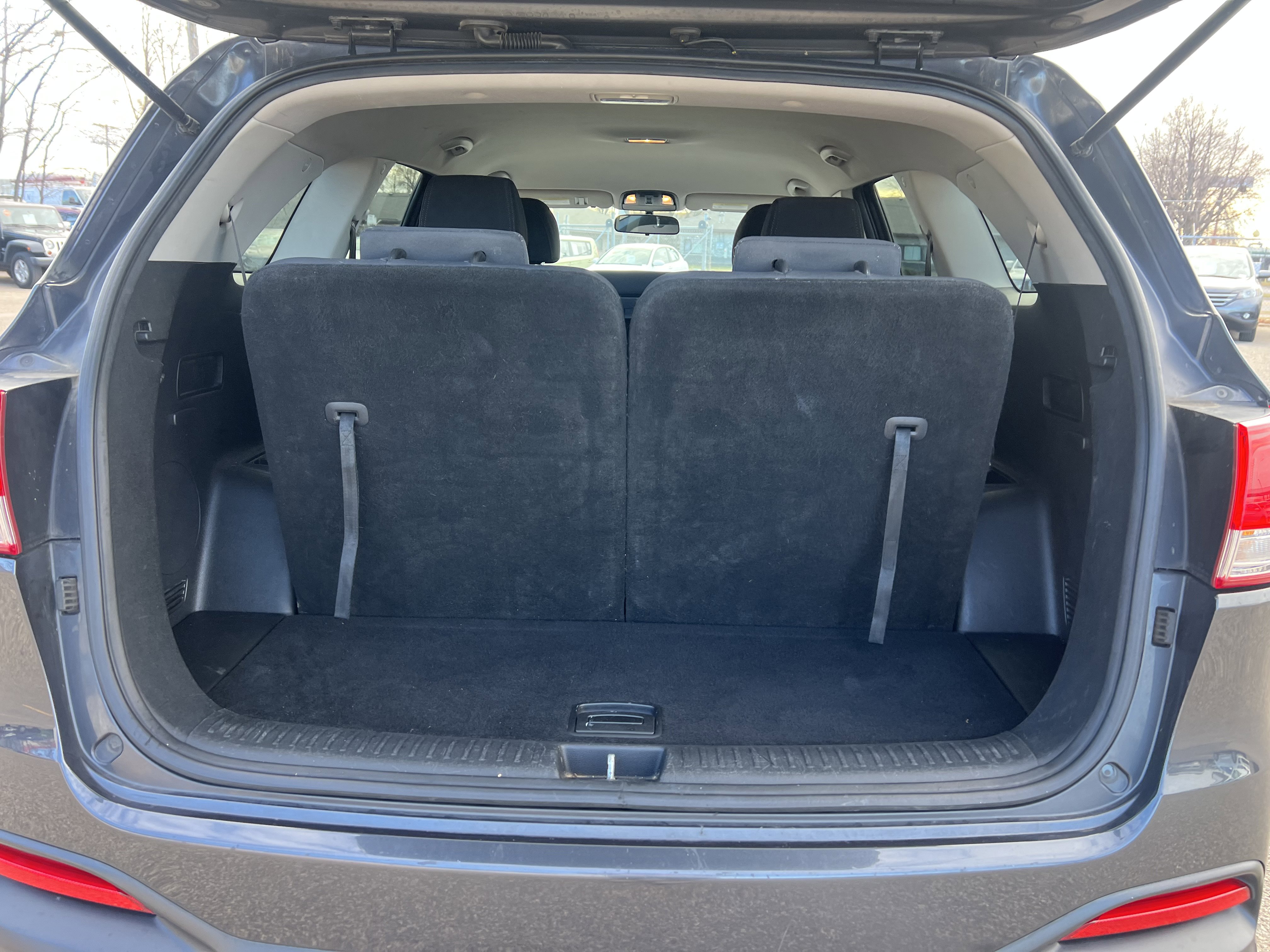 Used 2018 Kia Sorento LX image 10