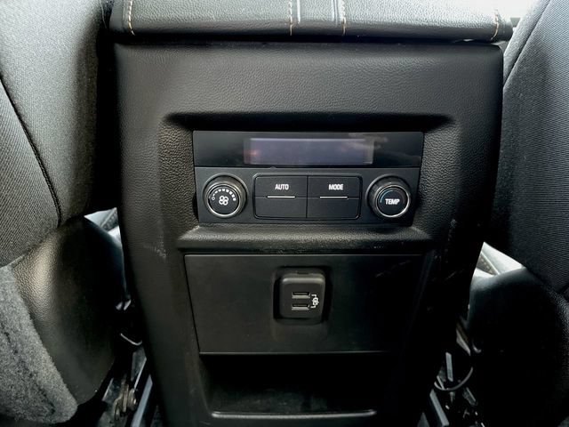 Used 2019 Chevrolet Traverse LT FWD image 21