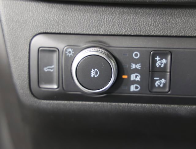 Used 2020 Ford Escape SEL image 11