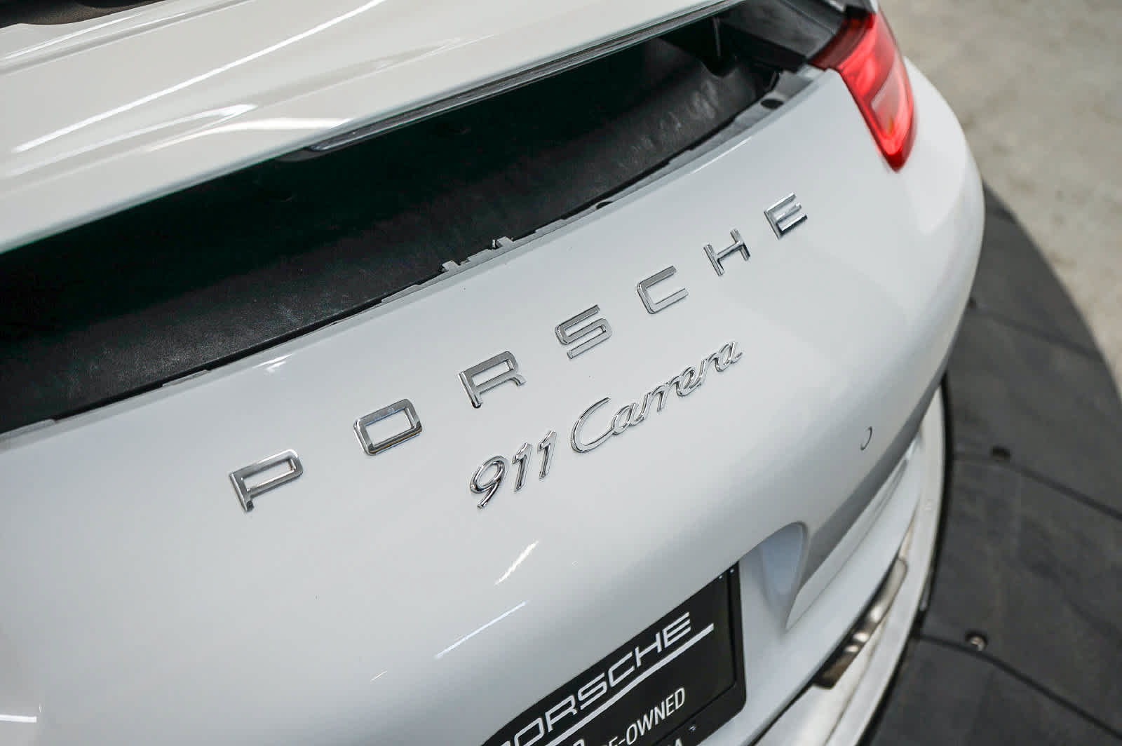 Certified 2016 Porsche 911 Carrera RWD image 12