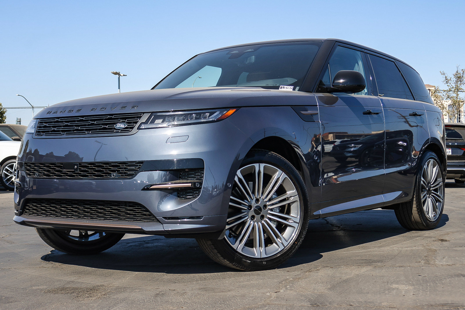 New 2027 Land Rover Range Rover Sport Dynamic SE AWD/4WD image 1