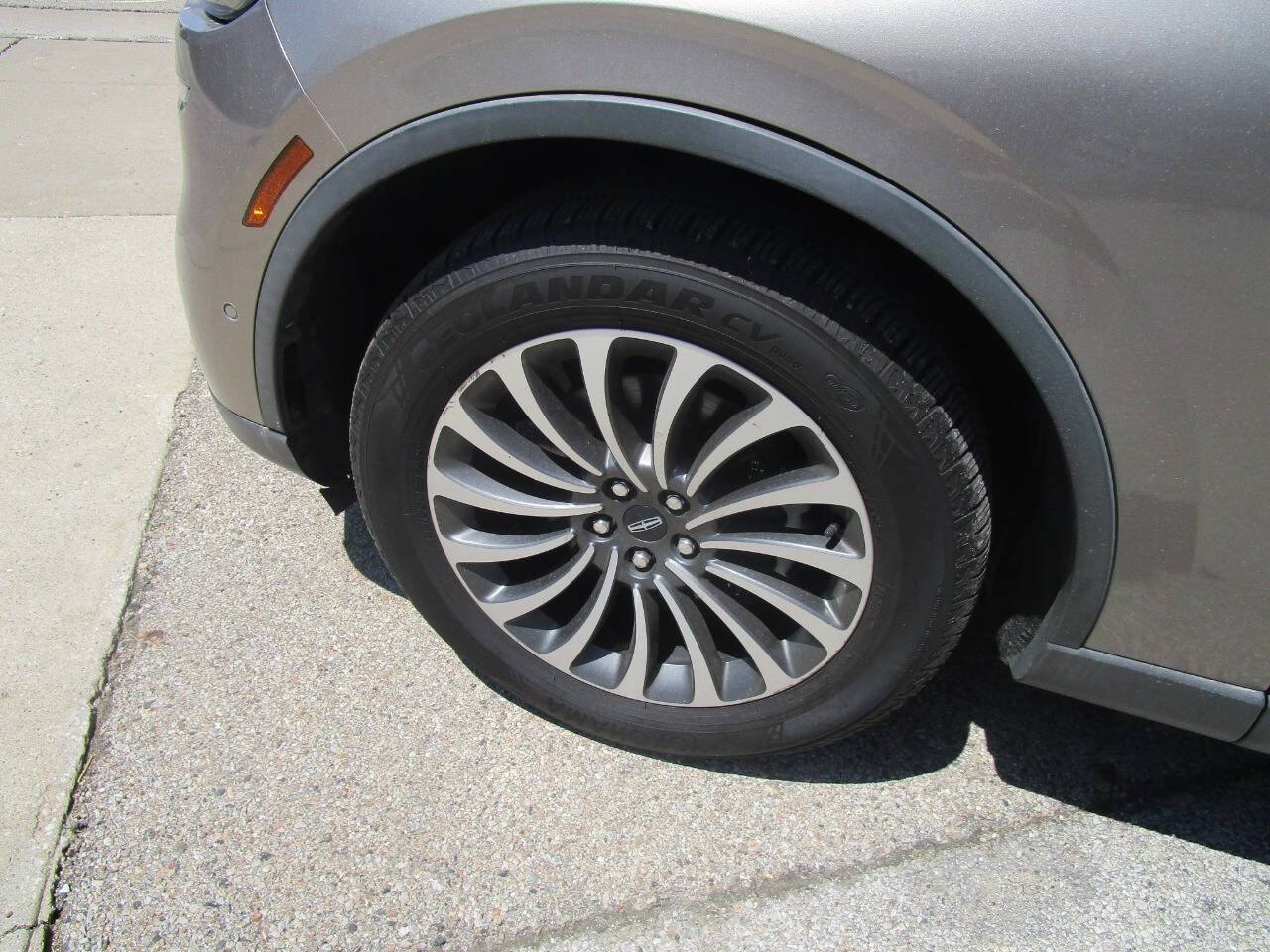 Used 2020 Lincoln Aviator Reserve w/ Equipment Group 201A AWD/4WD image 19