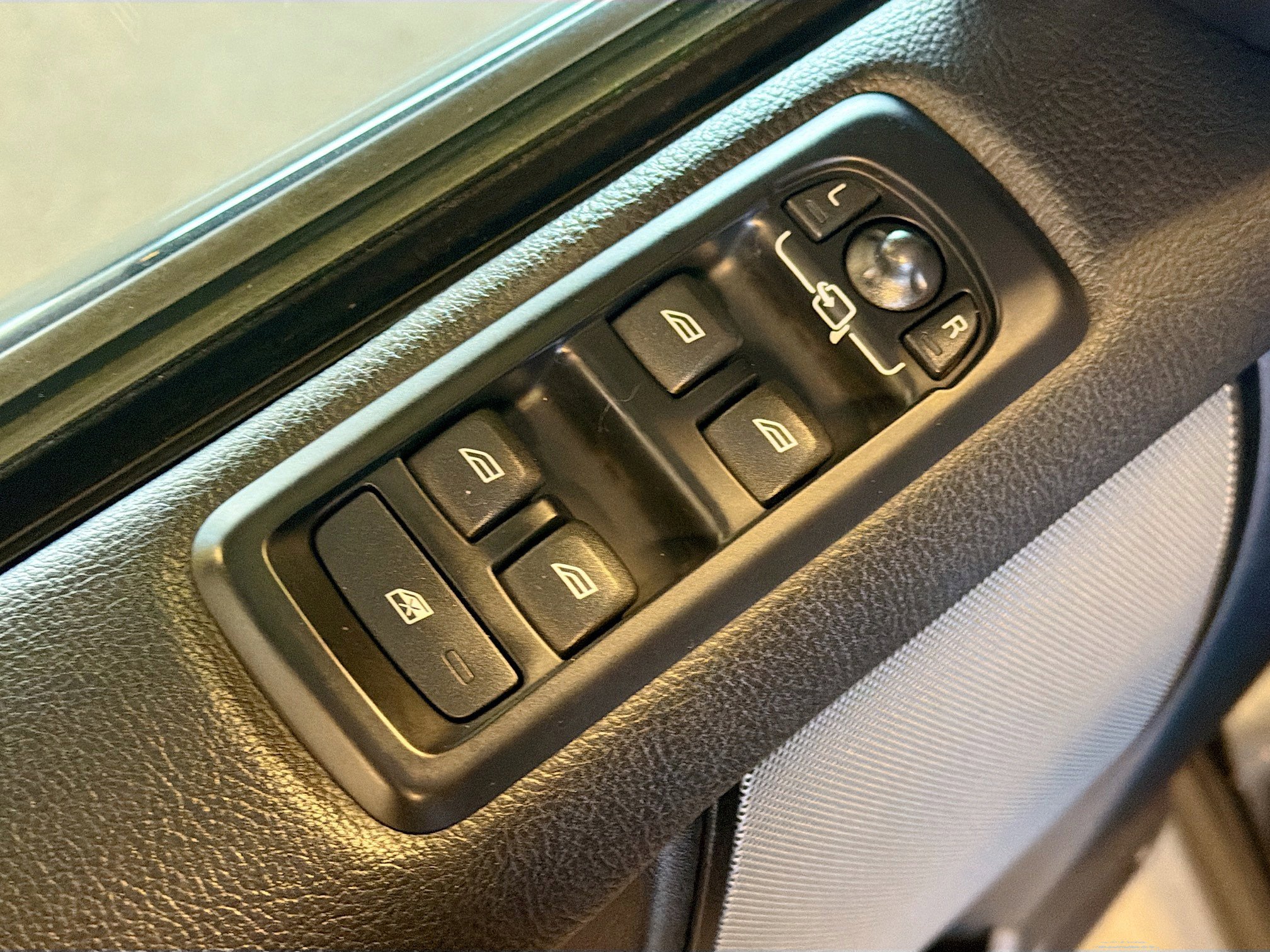 Used 2012 Land Rover LR4 HSE LUX image 15