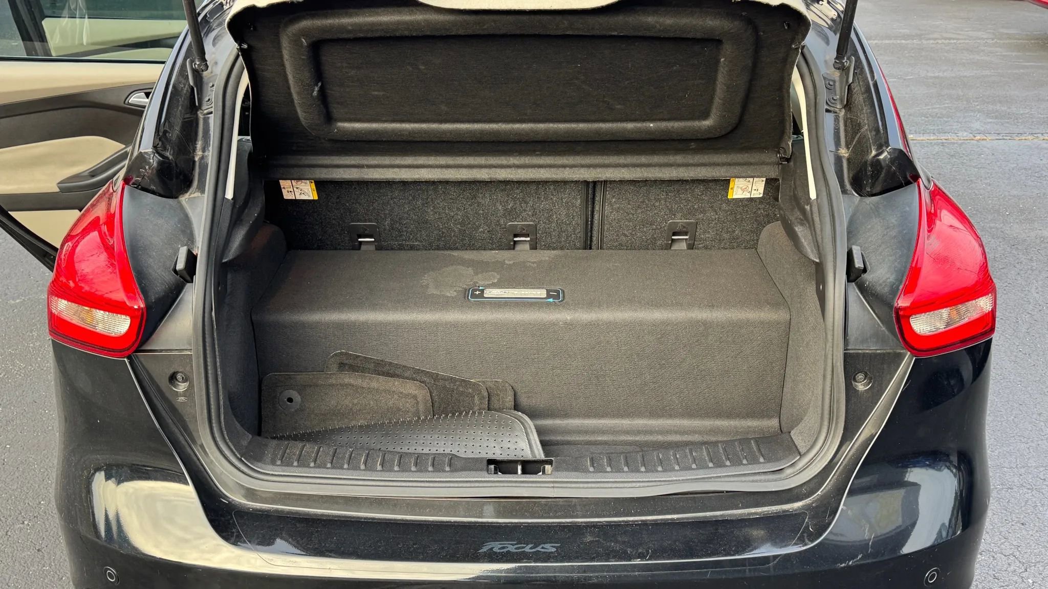 Used 2016 Ford Focus Electric Hatchback w/ Exterior Protection Package image 15