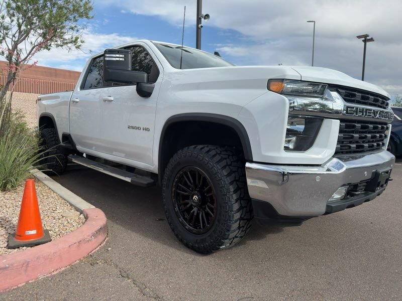 Used 2021 Chevrolet Silverado 2500 LT w/ Convenience Package image 2