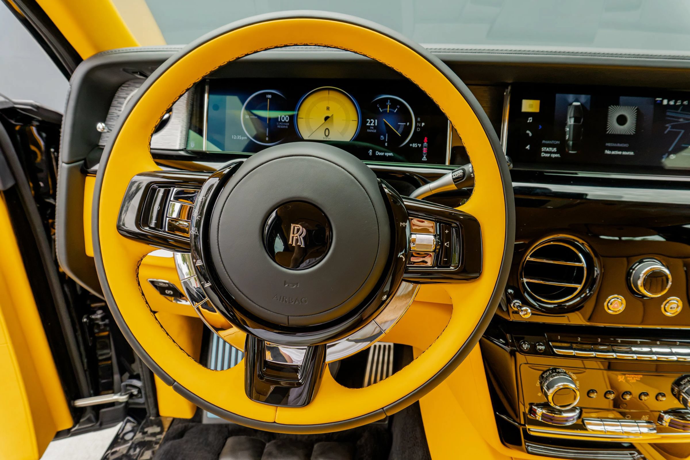Used 2027 Rolls-Royce Phantom Sedan RWD image 96