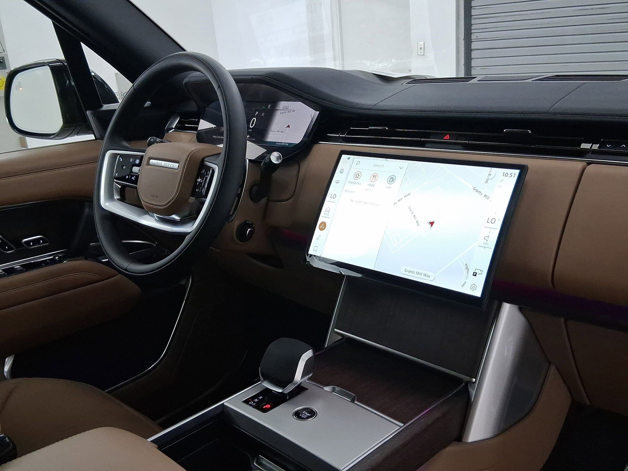 New 2025 Land Rover Range Rover SE image 20