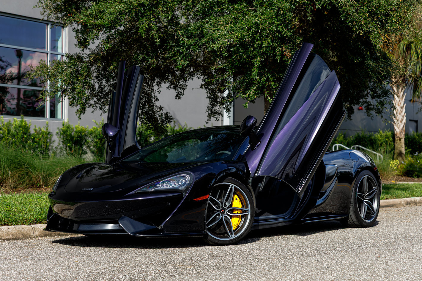 Used 2018 McLaren 570S RWD image 16