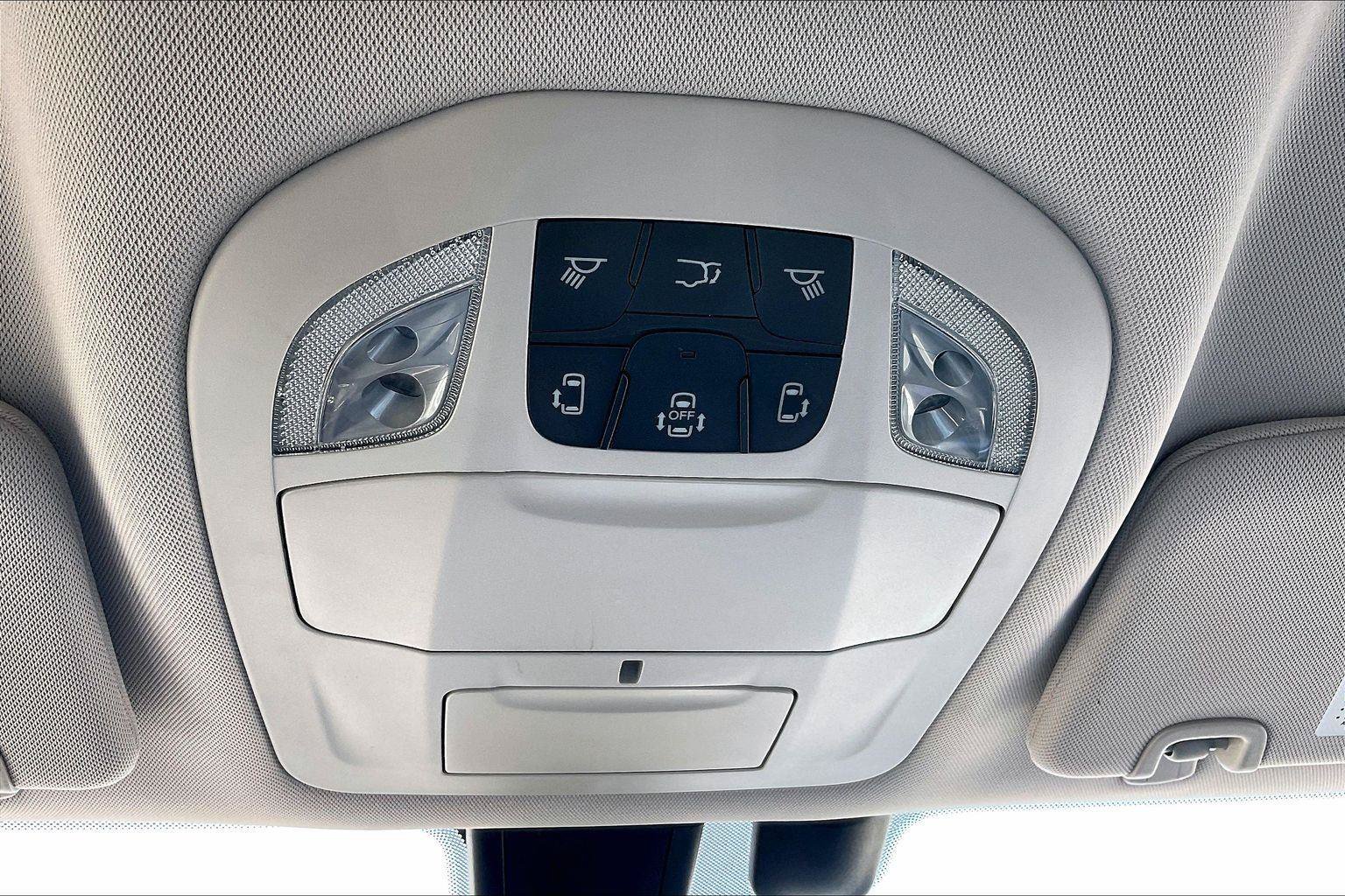 Used 2017 Chrysler Pacifica Touring-L Plus w/ Tire & Wheel Group FWD image 35