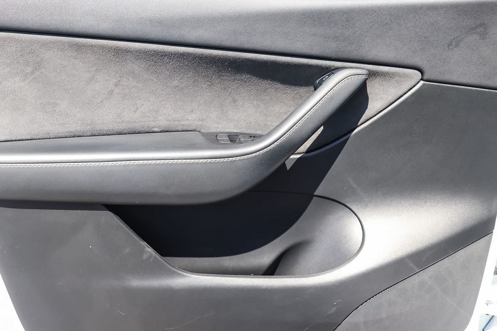 Used 2022 Tesla Model Y Performance AWD/4WD image 16