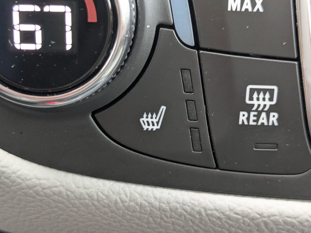 Used 2022 Chevrolet Equinox LT image 24