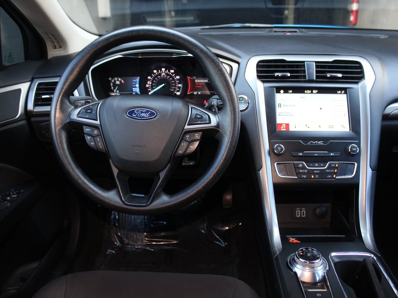 Used 2019 Ford Fusion SE FWD image 17