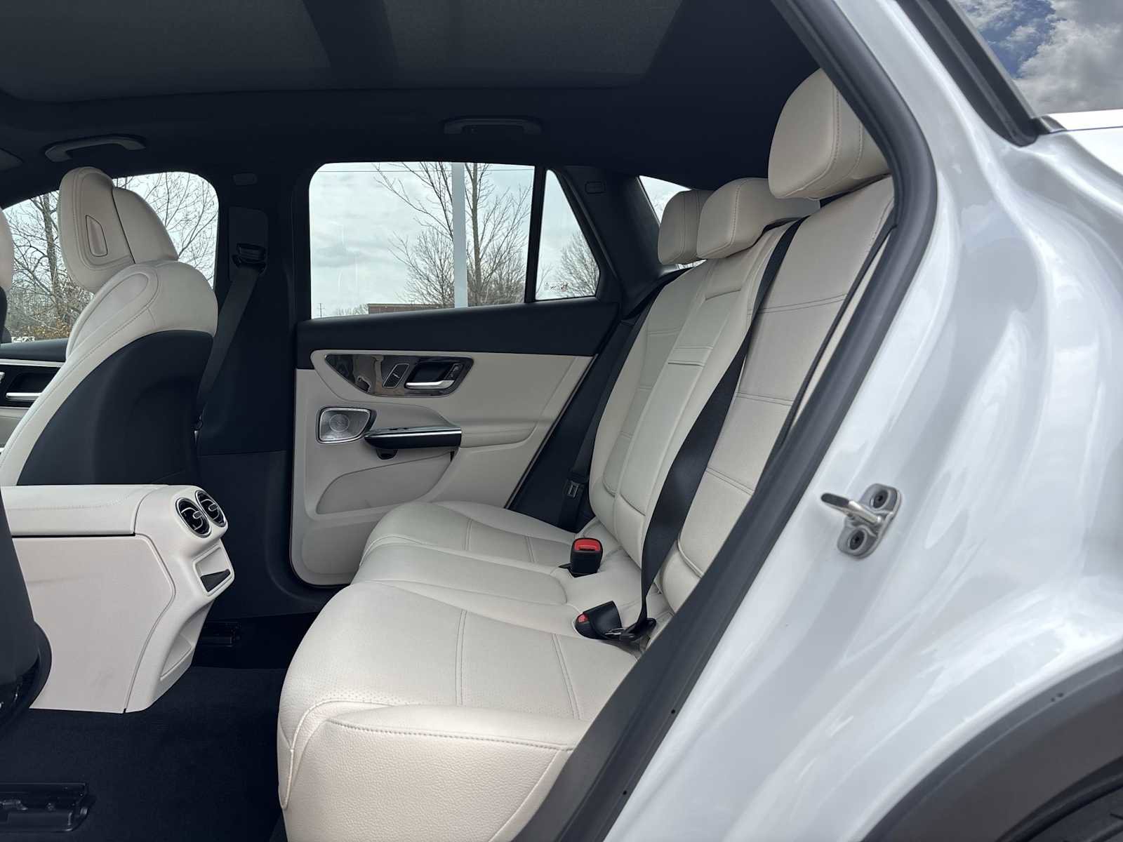 New 2026 Mercedes-Benz GLC 300 image 18