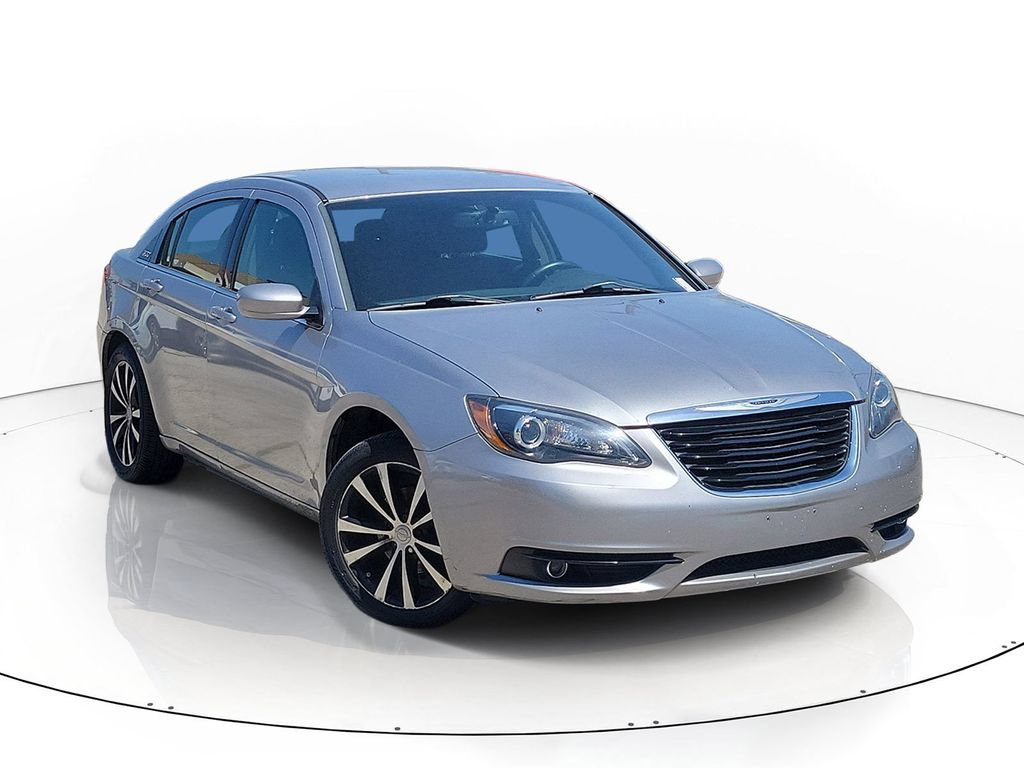 Used 2014 Chrysler 200 Touring w/ 200 S Group FWD 360° Tour