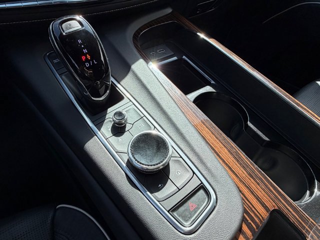 Used 2022 Cadillac Escalade Premium Luxury AWD/4WD image 26
