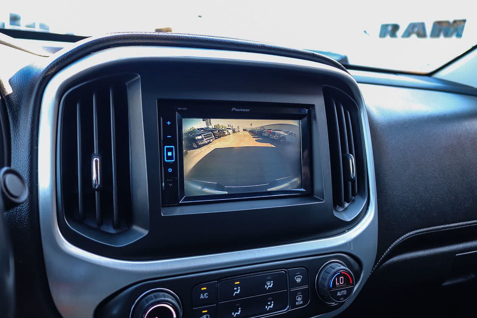 Used 2017 GMC Canyon SLT AWD/4WD image 26