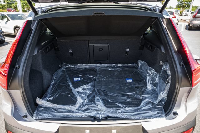 New 2026 Volvo XC40 B5 Plus w/ Climate Package AWD/4WD image 10