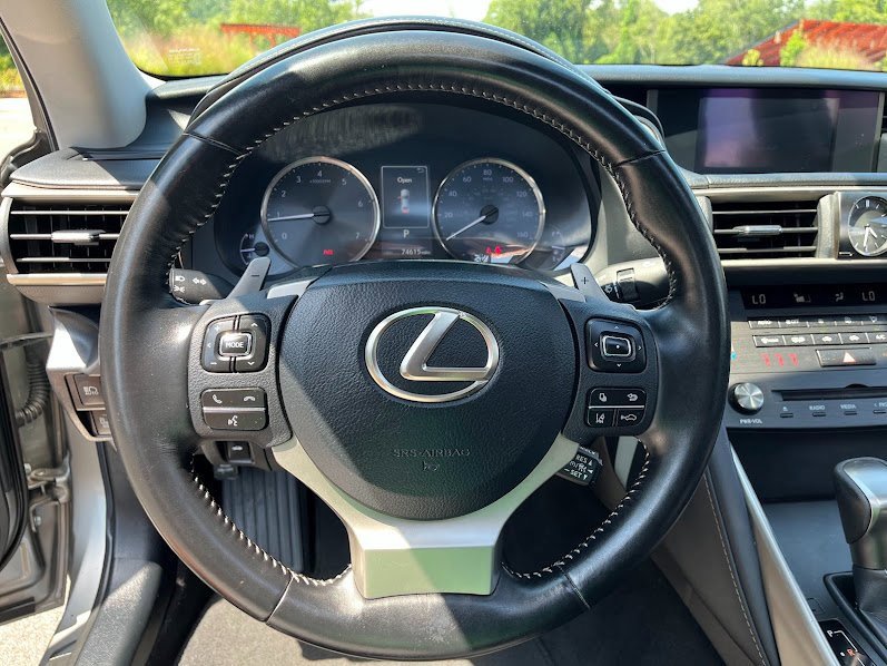 Used 2019 Lexus IS 300 image 11
